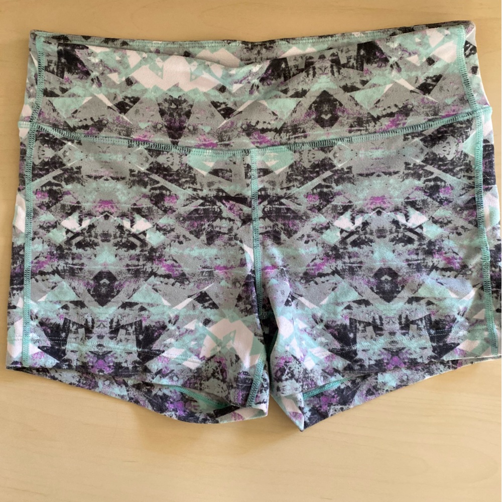 Athleta stretch short size small